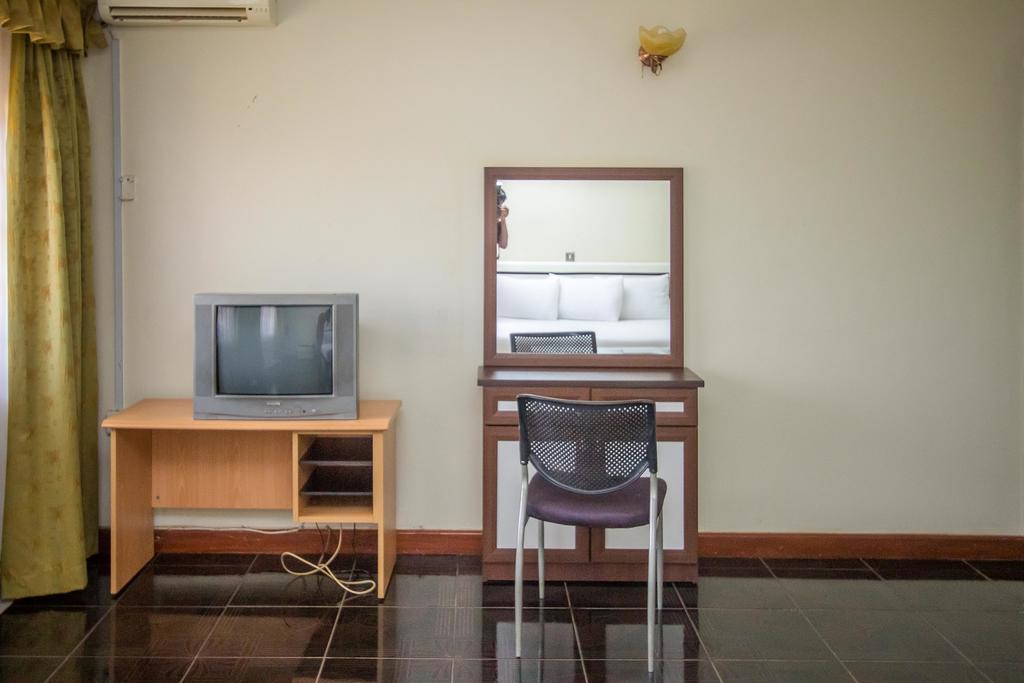 Alfa Hotel Munyonyo カンパラ エクステリア 写真