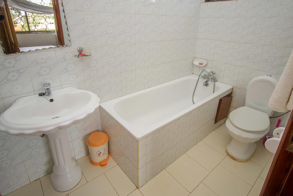 Alfa Hotel Munyonyo カンパラ エクステリア 写真