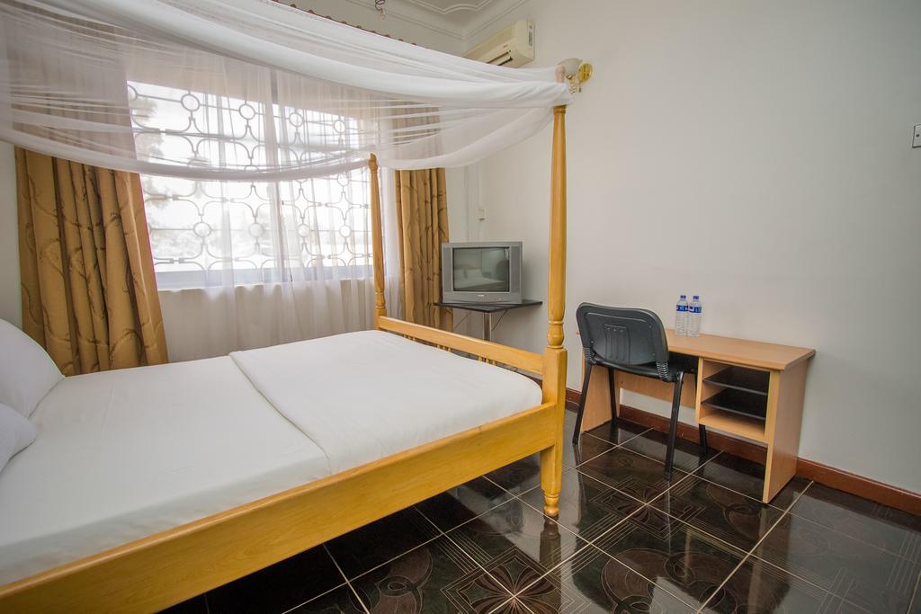Alfa Hotel Munyonyo カンパラ エクステリア 写真