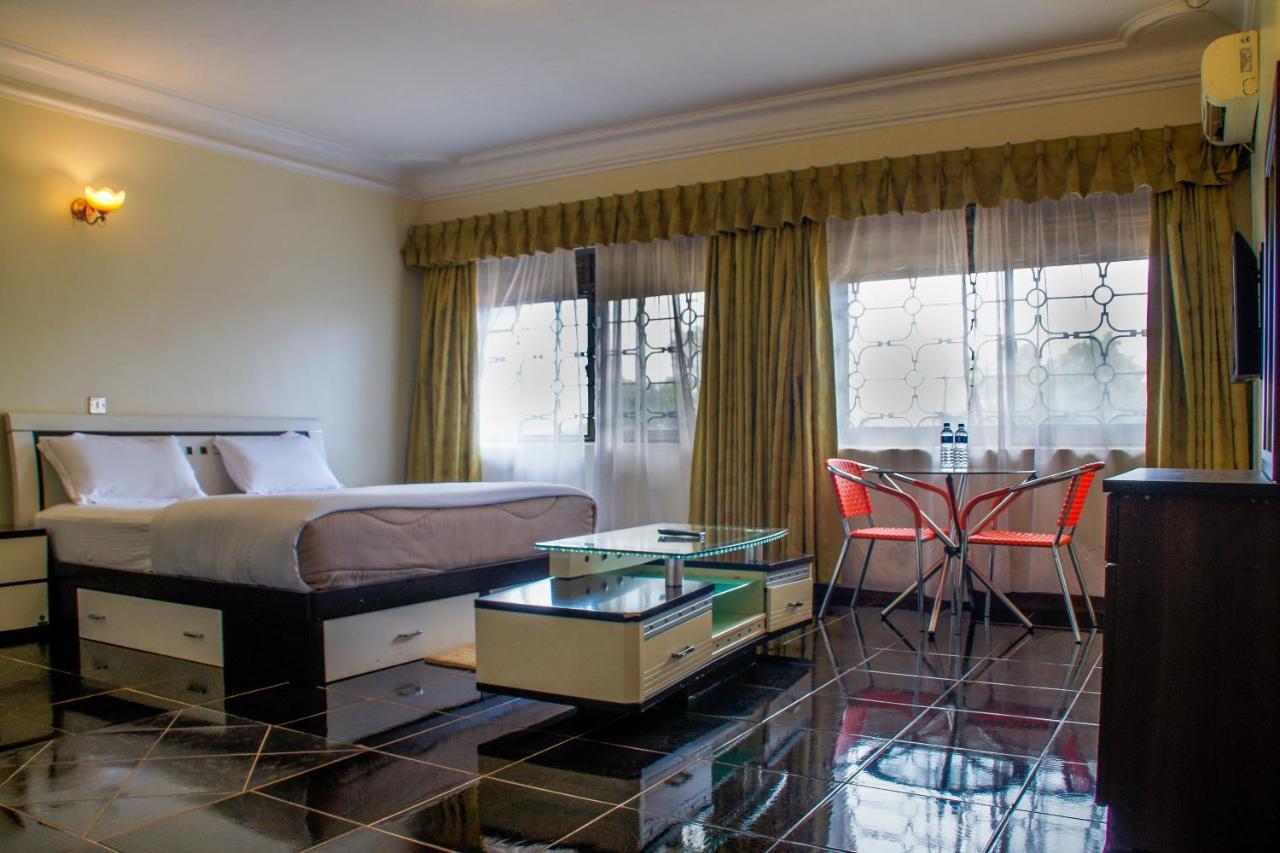 Alfa Hotel Munyonyo カンパラ エクステリア 写真